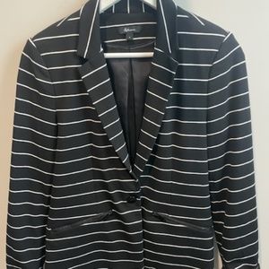 Black striped blazer sz 8